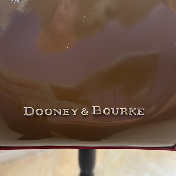 Dooney & Bourke large patent chocolate Bag. - Picture 3 of 14